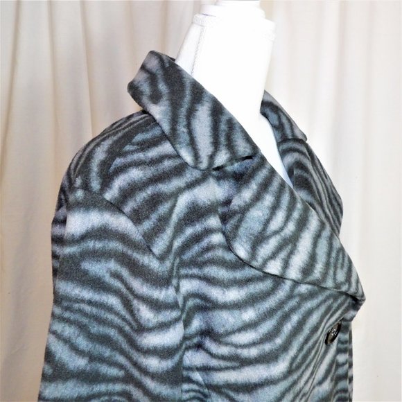 Susan Graver Soft&Warm Animal Print Fleece Jacket - Picture 3 of 8
